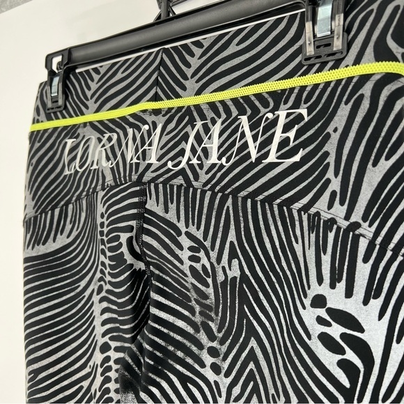 Lorna Jane Reflective Active Leggings Size Small - Picture 6 of 15